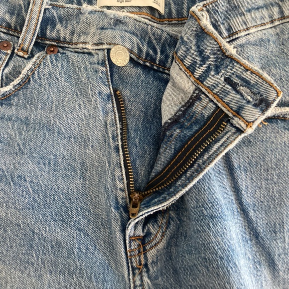 Abercrombie High Rise Mom Short - Picture 6 of 8